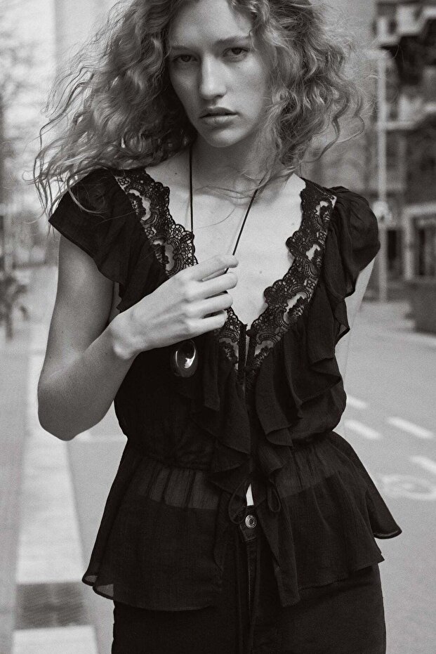 Flounce-trimmed lyocell top