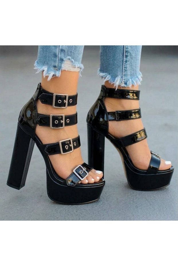 Vesper Women's Black Patent Leather Buckle Heeled Shoes