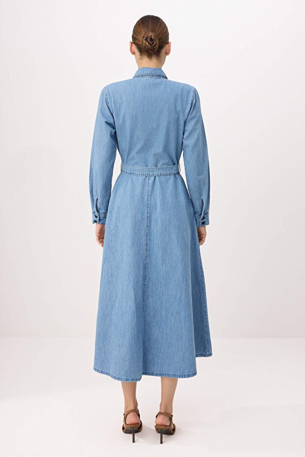 Mavi Maxi Bağlama Detaylı Denim Elbise TWOSS26EL00268 - 4