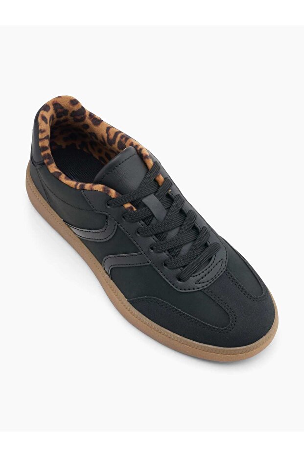 Sneaker - 2