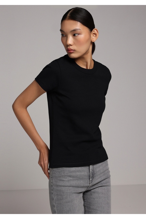 Slim Fit Round Neck Solid Women's Black Short Sleeve T-Shirt