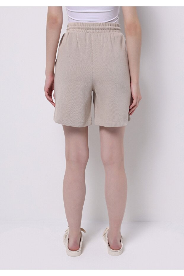 Regular Fit Orta Bel Baskılı Kadın Bej Şort - 2