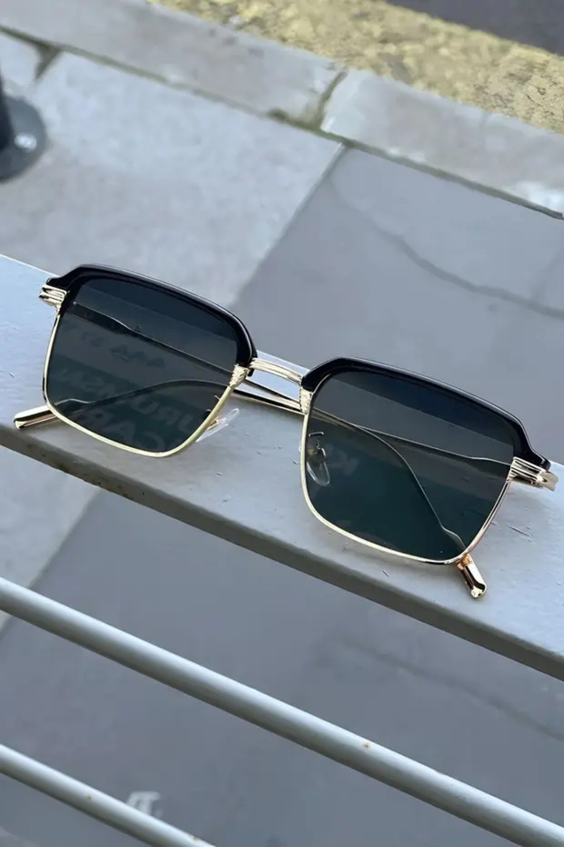 Conda Unisex Black Square Gold Metal Frame Ultra Light Sunglasses with Uv400 Filter