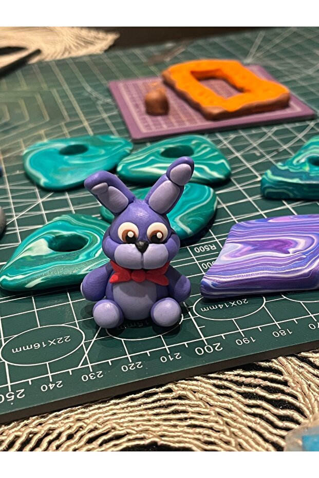 Fnaf Figure Keychain Handmade Bonnie Charm Accessory (Figure Approximately 5cm)