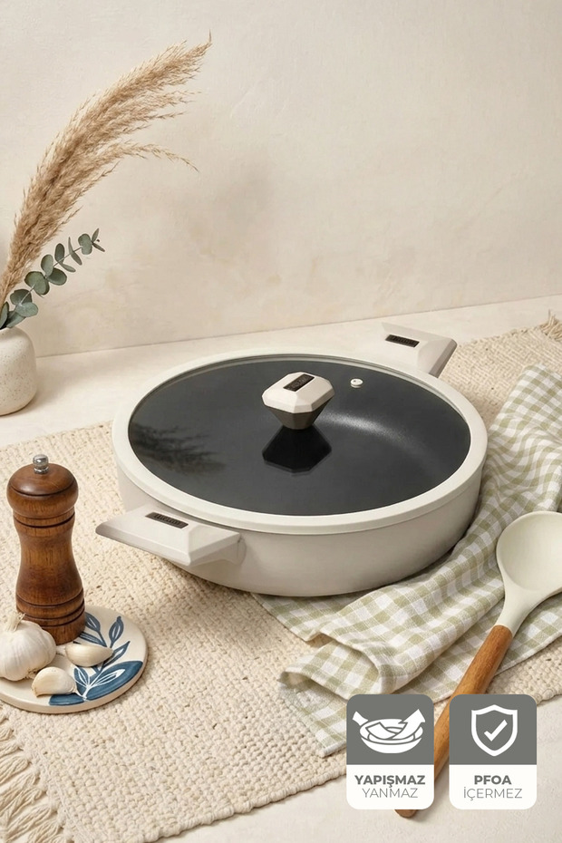 Gigilli Cristel Titanium Roasting Pot 26 cm Cream