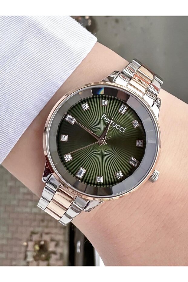 Women's Metal Strap Wristwatch