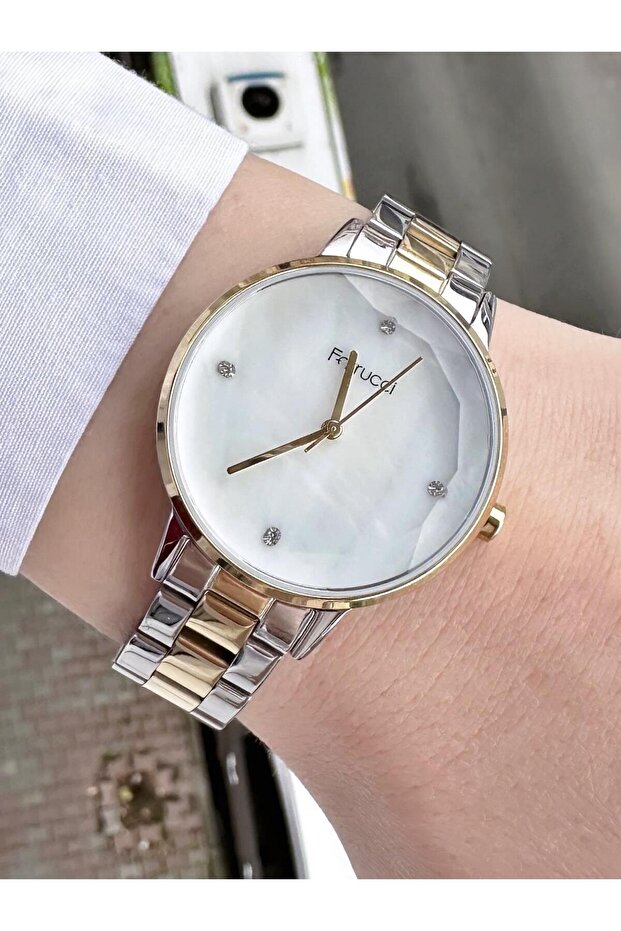 Women's Metal Strap Wristwatch