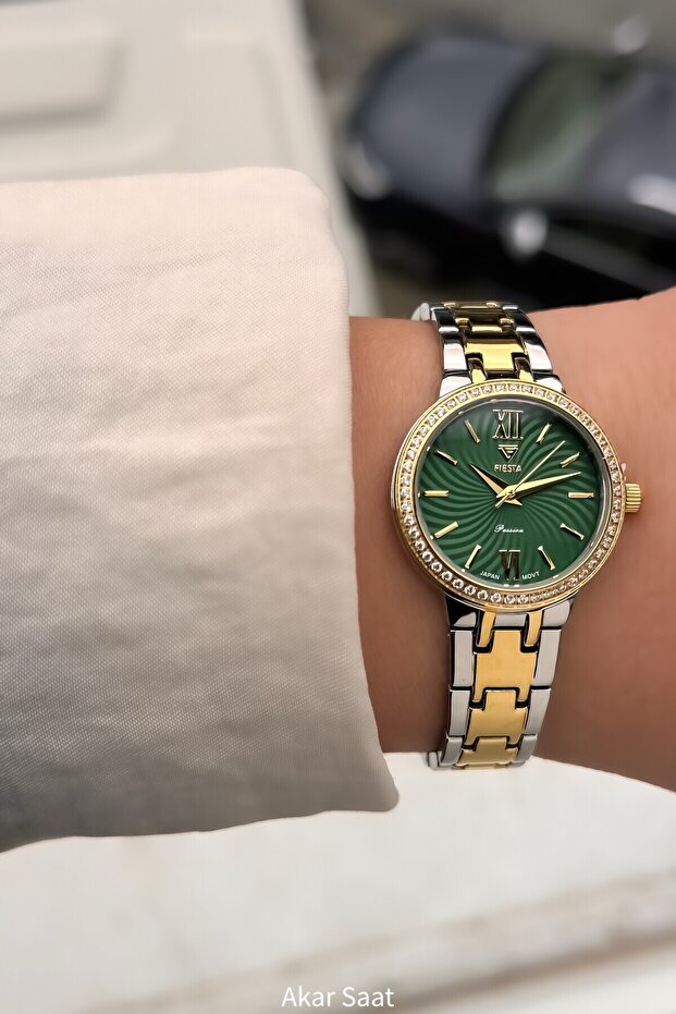 F2701 Women's Wristwatch with Steel Strap