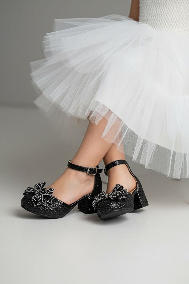 GIRL'S HEEL SHOES
