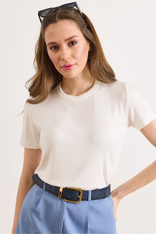 Women's White Flexible Crew Neck Soft Touch Knitted Viscose T-Shirt Tsh-19000970