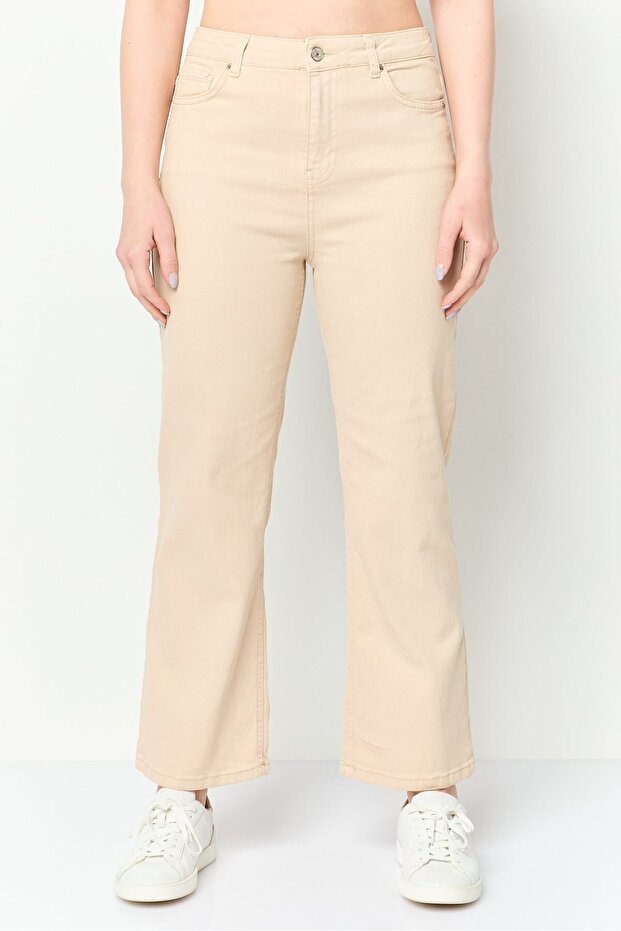 Women Flare Fit Solid Stretchable Flare Jeans, Beige
