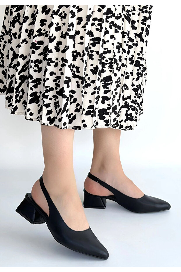 Evia Black Leather Heeled Shoes