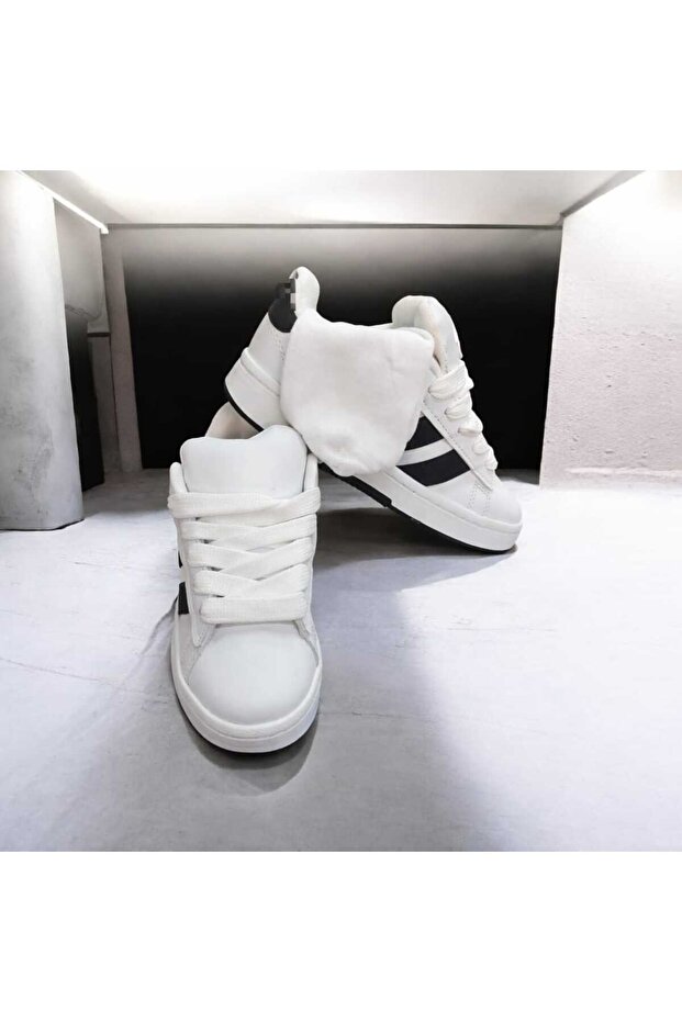Sports Shoes (with Socks as a Gift)