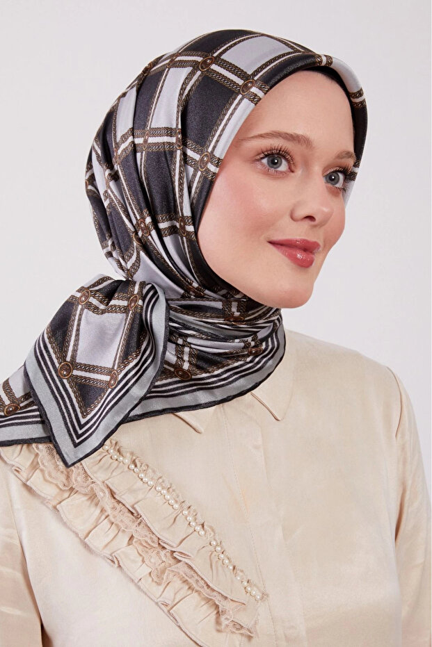 Crystal Scarf Diamond Pattern Black Gray