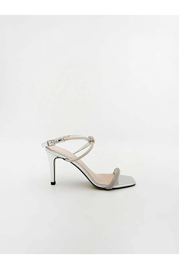 KNOTTED SANDALS IN SILVER