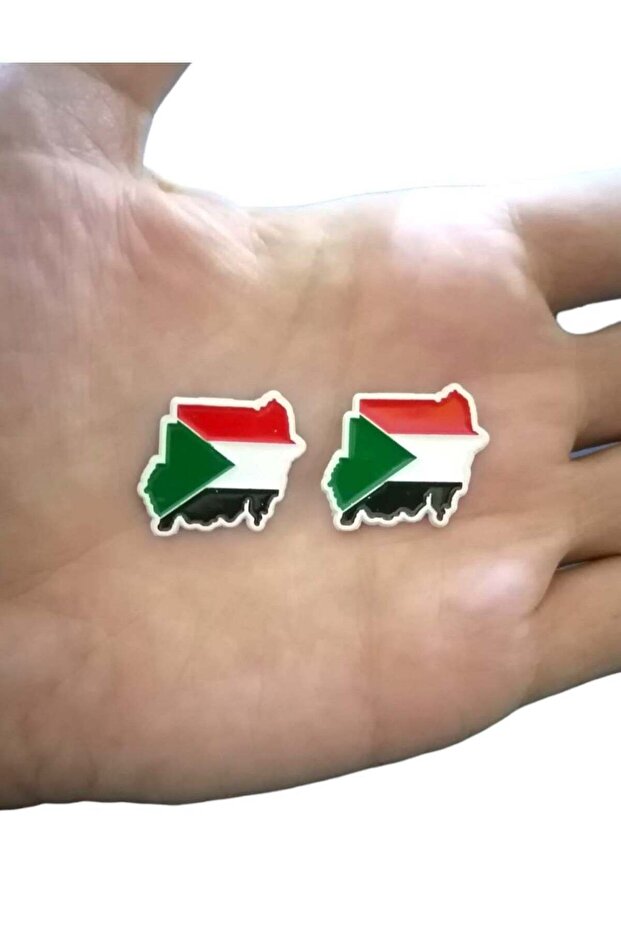 ملصق معدني يجمع بين خريطة السودان وعلم السودان