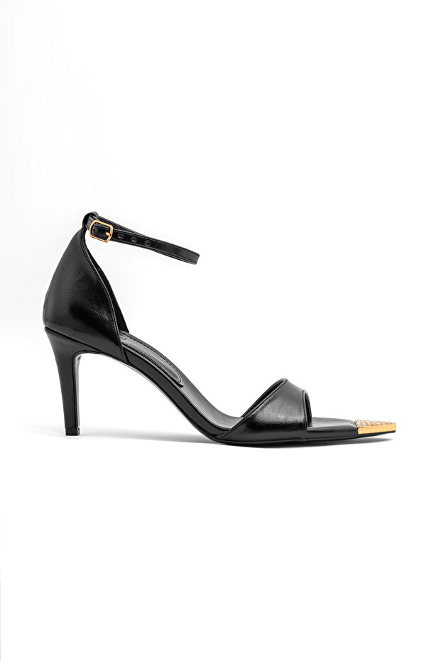 Rsd 17400 Adjustable Heeled Shoes with Metal Toe Detail