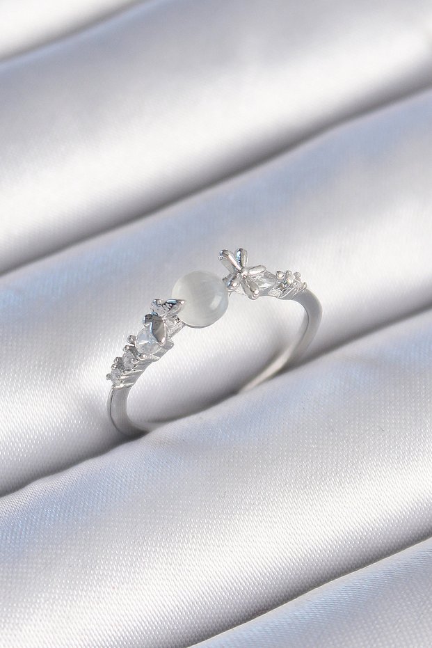 Stylish Brass Silver Color Zircon Stone White Enamel Butterfly Detail Women's Ring Teachers Mothers Lovers