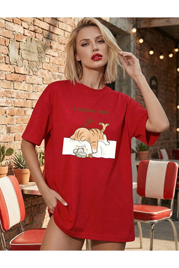 تي شيرت TREND CAT مطبوع برقبة دائرية وأكمام قصيرة للجنسين