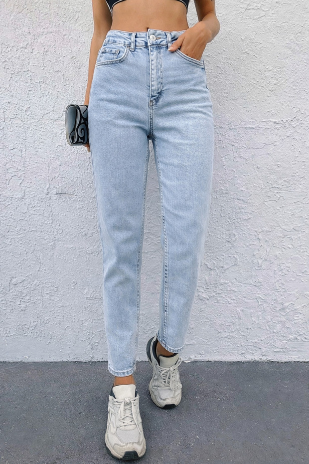 Women's Light Blue High Waist Mom Jean Pants – Comfortable Fit Casual Denim