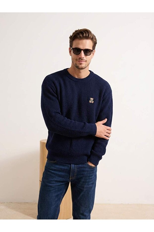 Lacivert Oversize/Geniş Kesim Bisiklet Yaka Ayı Nakışlı Kazak TMNAW26KZ0000303 - 2
