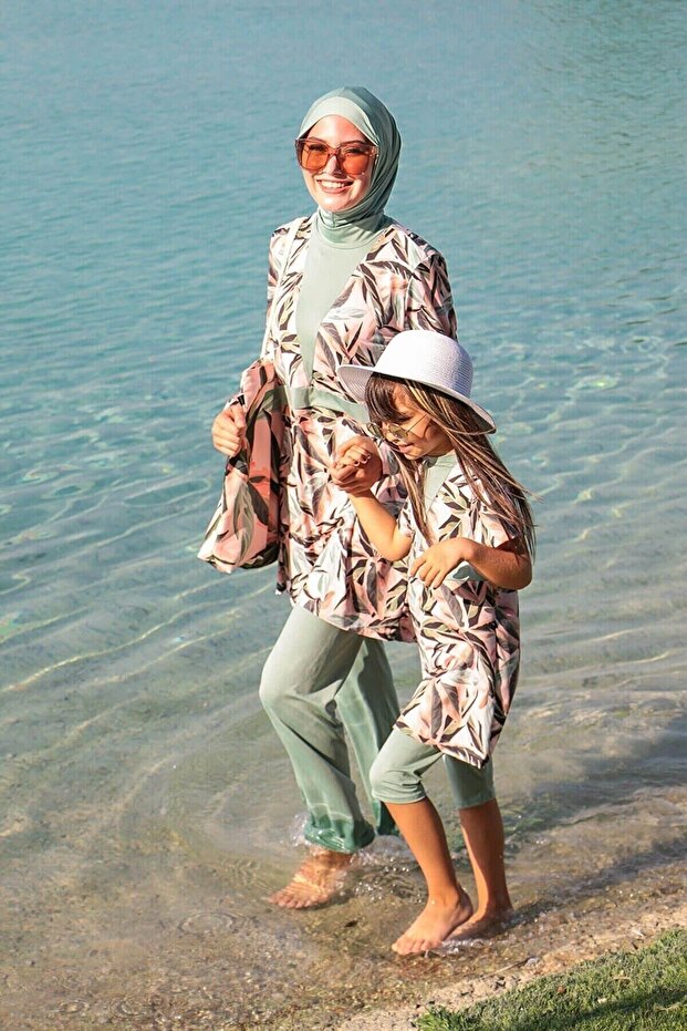 3-Piece Green Leaf Patterned Full Covered Hijab Swimsuit M2123