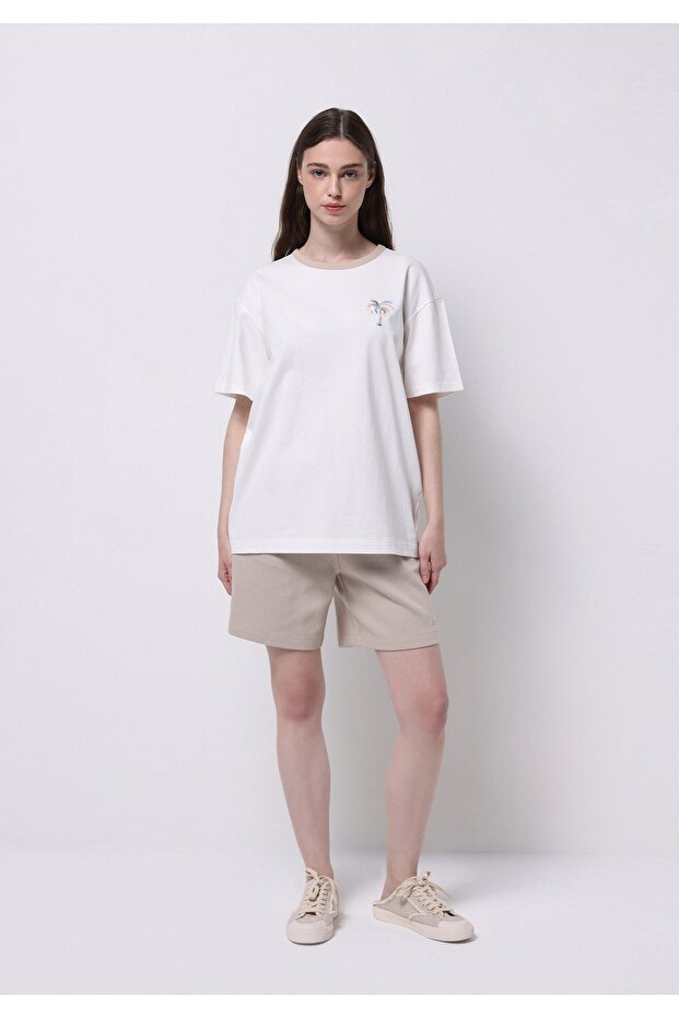 Regular Fit Orta Bel Baskılı Kadın Bej Şort - 3