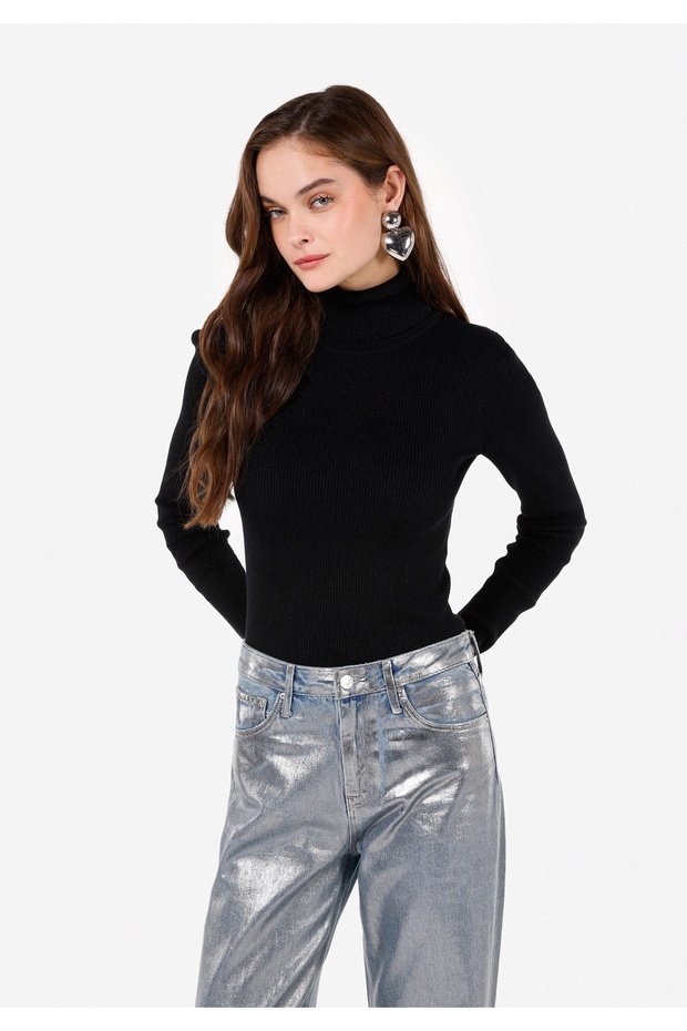 Slim Fit Turtleneck Women's Black Sweater