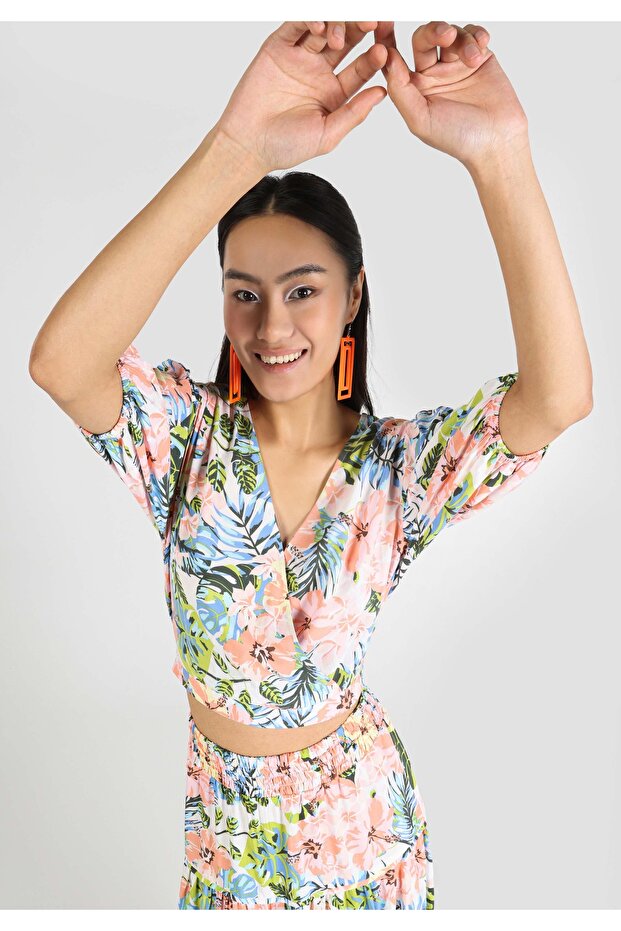 Slim Fit V-Neck Floral Women's Multicolor ¾ Sleeve Shirt
