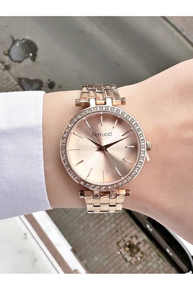 Women's Metal Strap Wristwatch