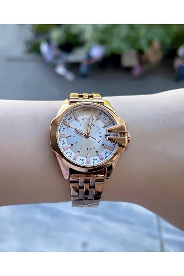 Women's Metal Strap Wristwatch