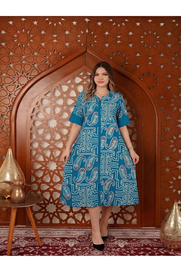 جلابية ميدي بتفاصيل مميزة وأناقة هادئة