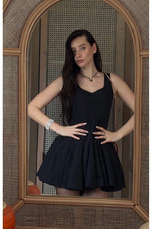 Black muse woven balloon skirt dress