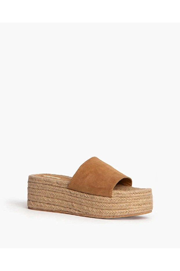 SUEDE WEDGE MULE IN CAMEL