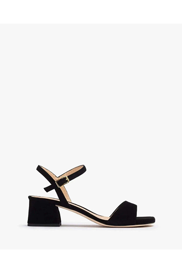 SANDAL WITH A WIDE HEEL