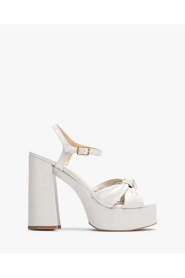 HIGH HEEL SANDAL IN IVORY