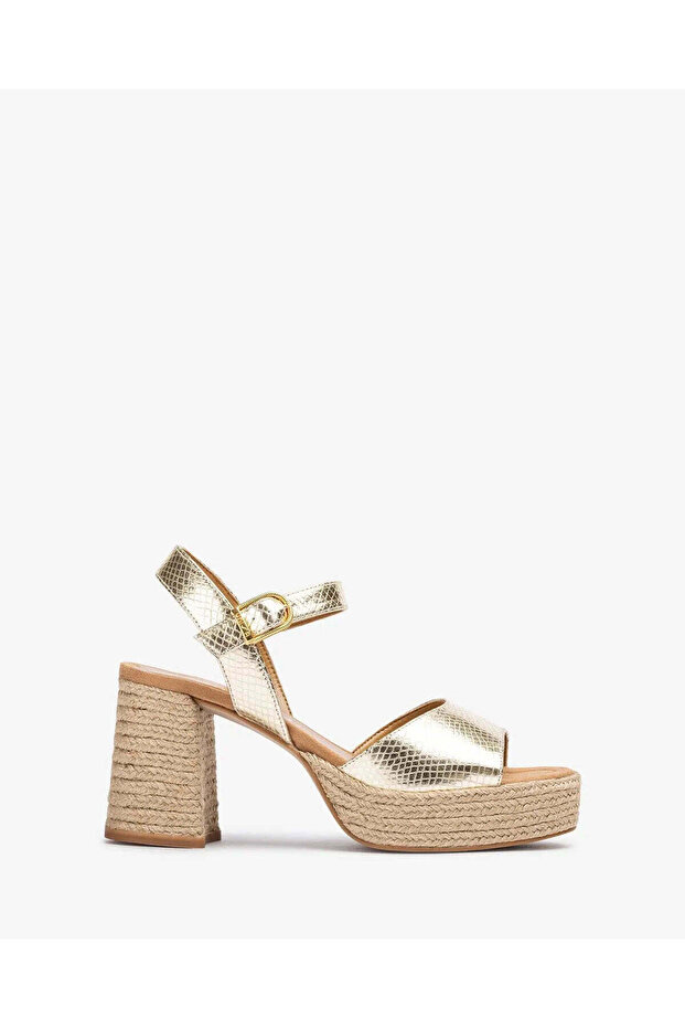 SANDAL WITH A JUTE HEEL AND PLATFORM