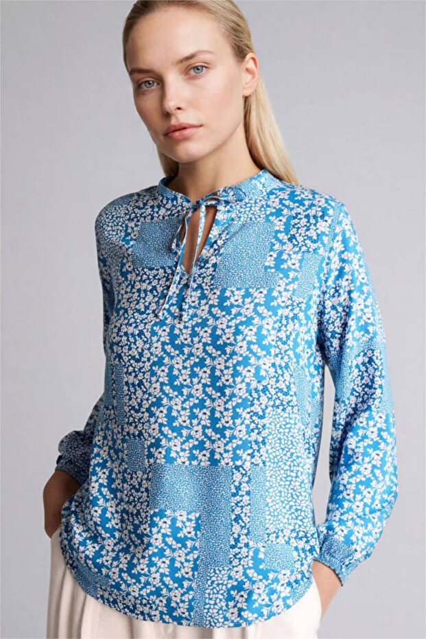 بلوزة بأكمام طويلة وياقة دائرية وطباعة من Regular Fit N1809AZ26SP