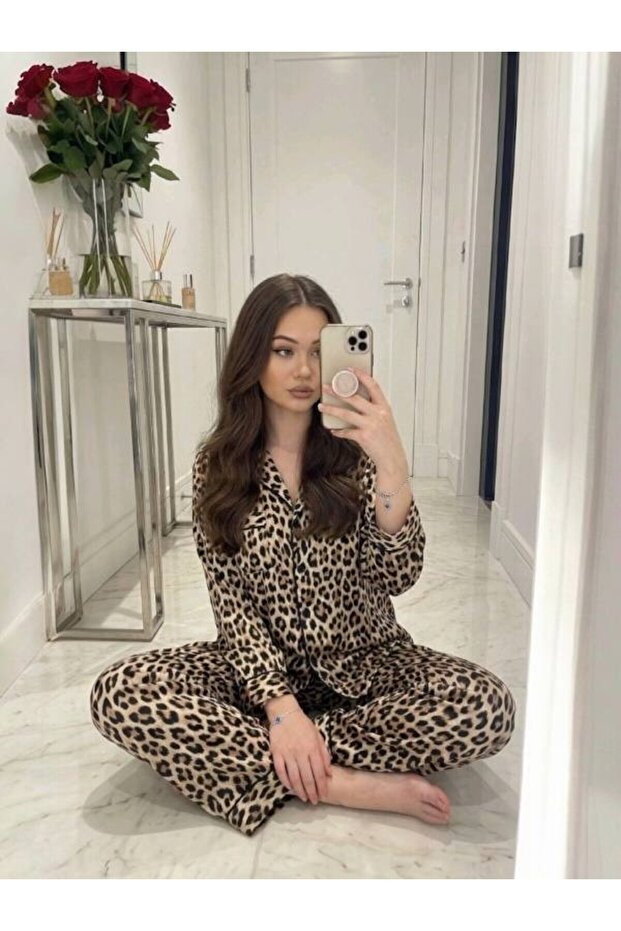 Women's Long Sleeve Buttoned Pajama Set Leopard Pattern