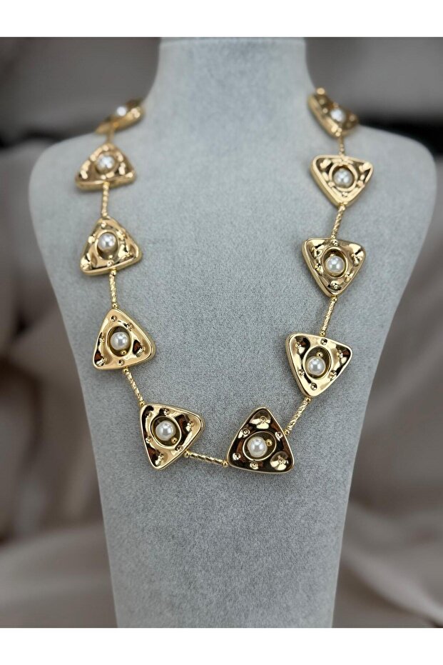 Pearl Detailed Gold Necklace – Triangular Shaped Modern Stylish Women's Jewelry