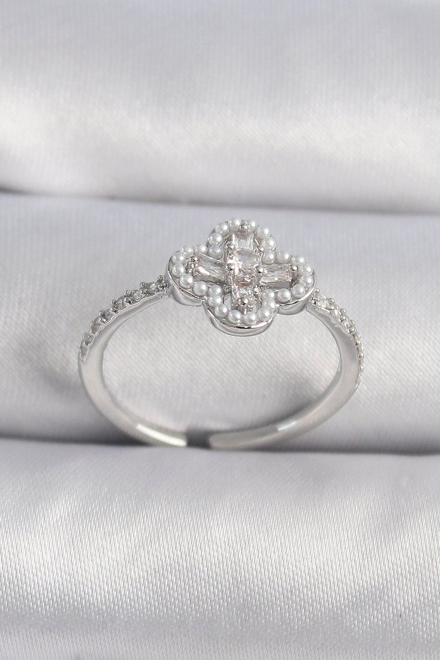 Stylish Brass Silver Color Zircon Stone Clover Model Pearl Detail Women's Ring Teachers Mothers Valentine's Day g
