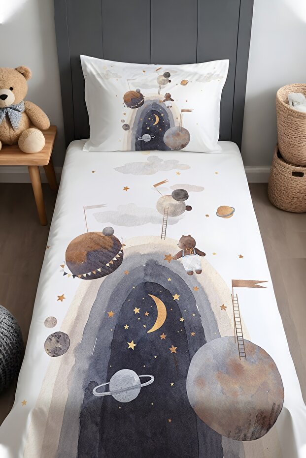 Teddy Bear Patterned Bedspread and Pillowcase in Space