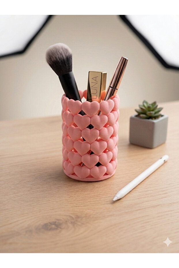 Tabletop Pen Holder & Makeup Organizer Modern Heart-Shaped Decor
