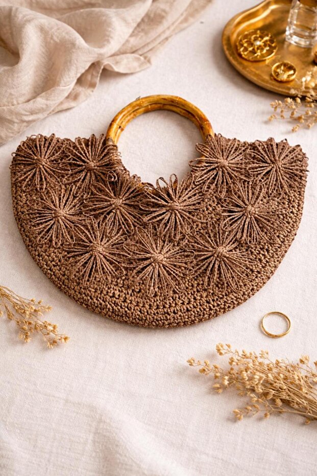 Vintage Raffia Flower Detailed Handbag with Wooden Handle