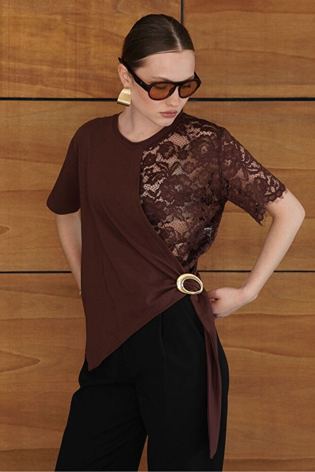 D2964 Lace Detailed Hem V-Neck T-Shirt - Brown | D2964 - Coffee