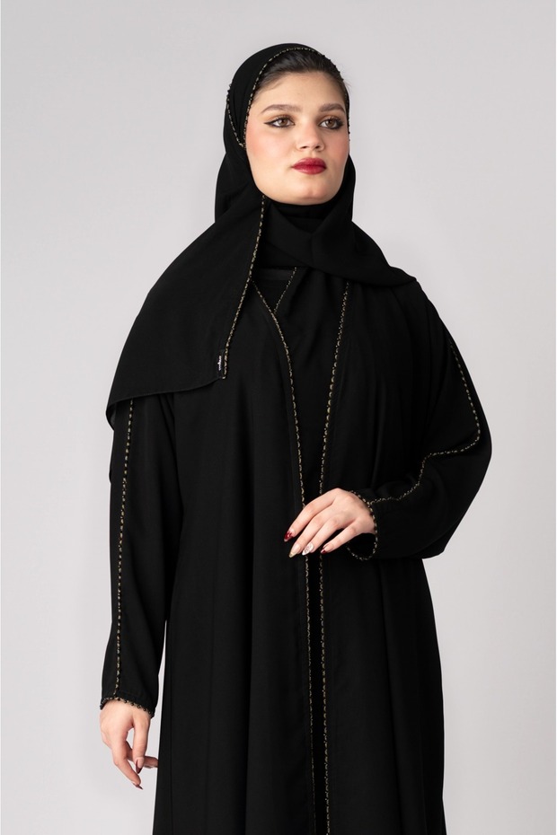 عباية بأطراف ناعمة