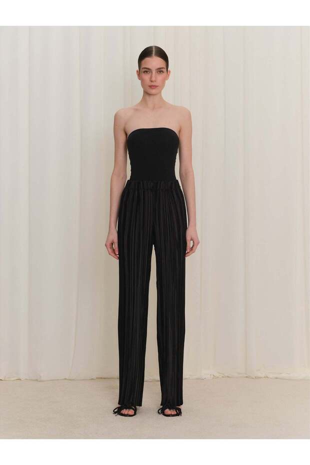 Pleated Black Trousers