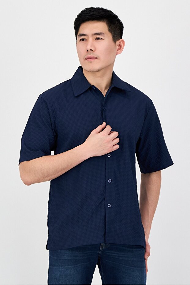 Jeans Men Regular Fit Textured Short Sleeve Casual Shirt, Navy Blue