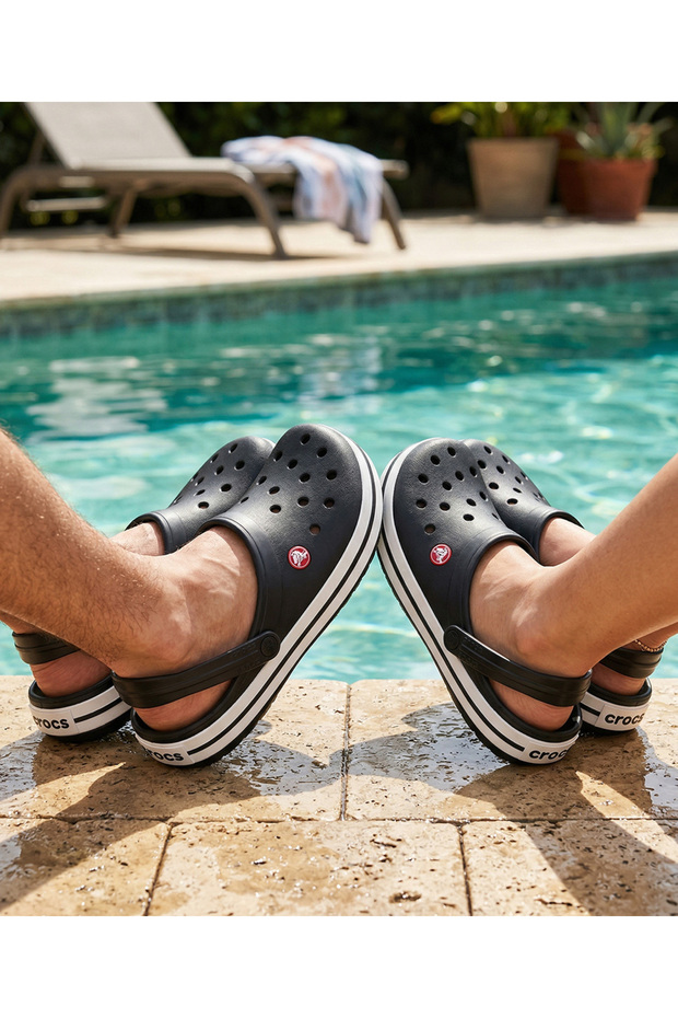 حذاء Crocband ملون للجنسين