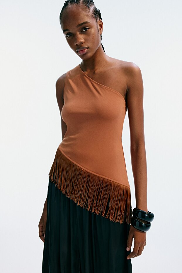 Püsküllü ve Tek Omuzlu Üst - 3